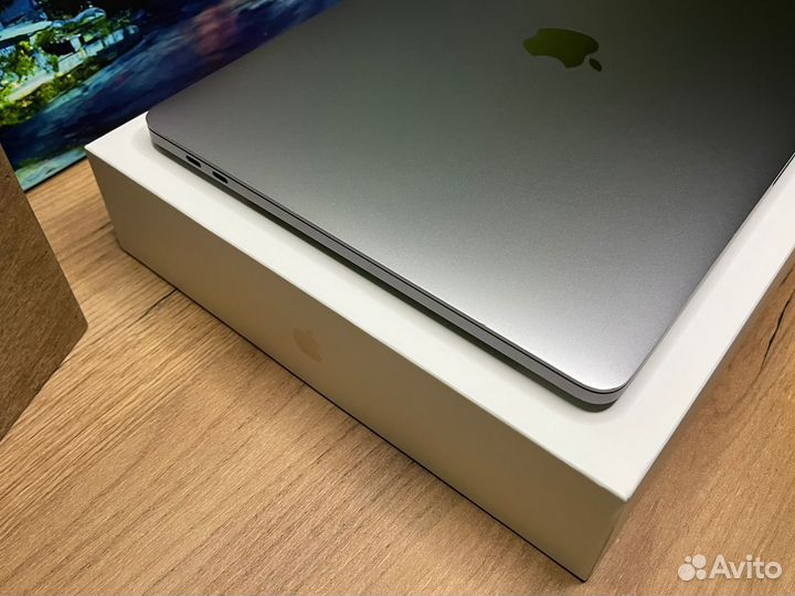 Macbook pro 13 2020 i7 16gb 500gb 52 цикла