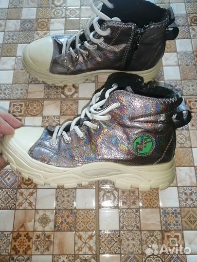 Ботинки для девочки