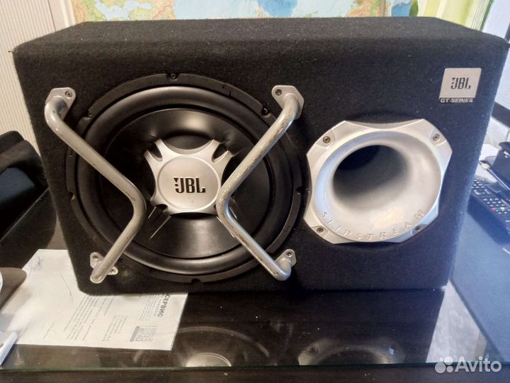 Активный сабвуфер jbl