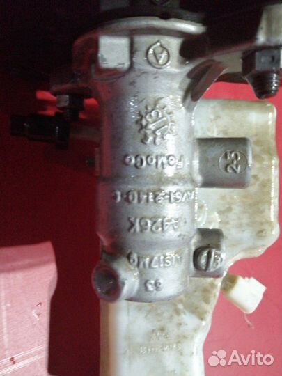 Главный тормозной цилиндр Ford Focus 3 2013