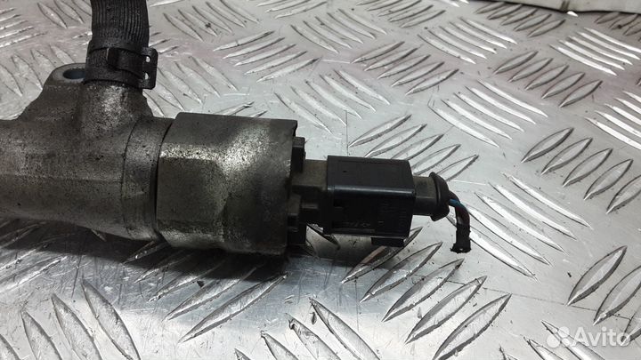 Рейка топливная (рампа) Skoda Rapid