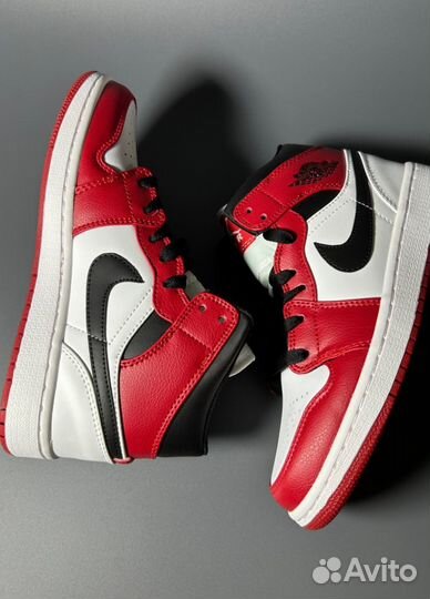 Кроссовки Air Jordan 1 Retro High OG Chicago Люкс