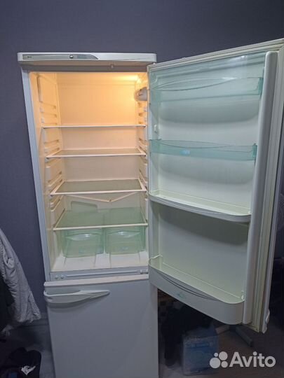 Холодильник бу stinol