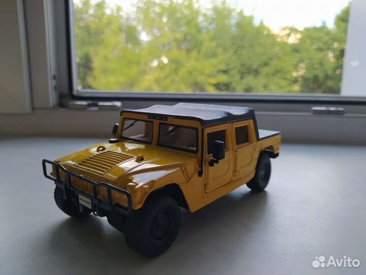 Модель автомобиля Hummer H1 1/27 Maisto