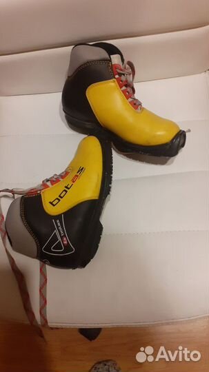 Лыжные ботинки