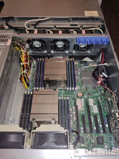 Сервер iRU rock 2113R 2xE5-2690/16x16Gb/4x300Gb/ra