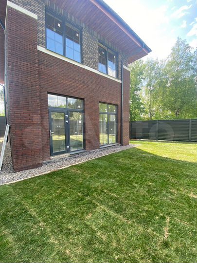 Коттедж 103 м² на участке 3 сот.