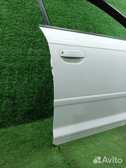 Дверь передняя правая Audi S3 8P A3 8P Код краски: