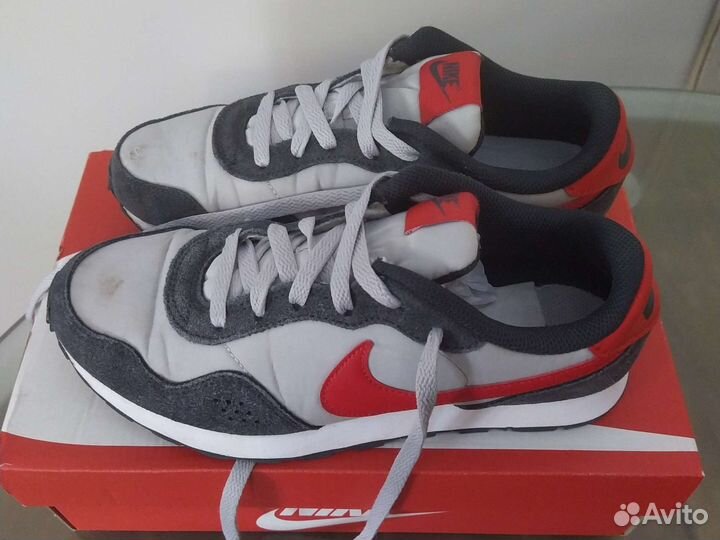 Кроссовки nike 37 размер