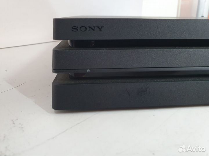 Игровая приставка Sony Playstation 4 Pro 1TB
