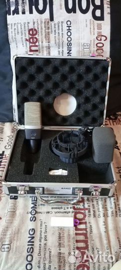 Студийный микрофон AKG c214