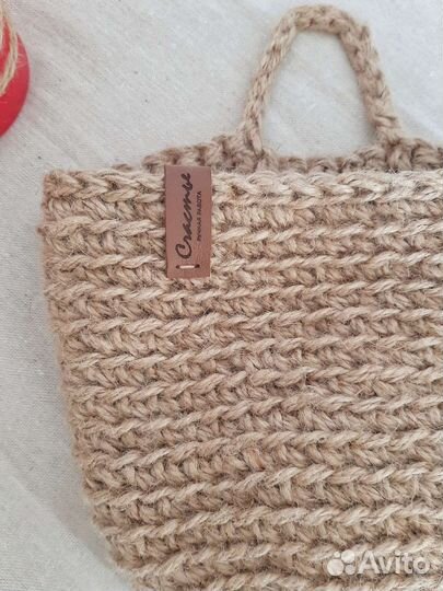 Интерьерная корзинка из джута