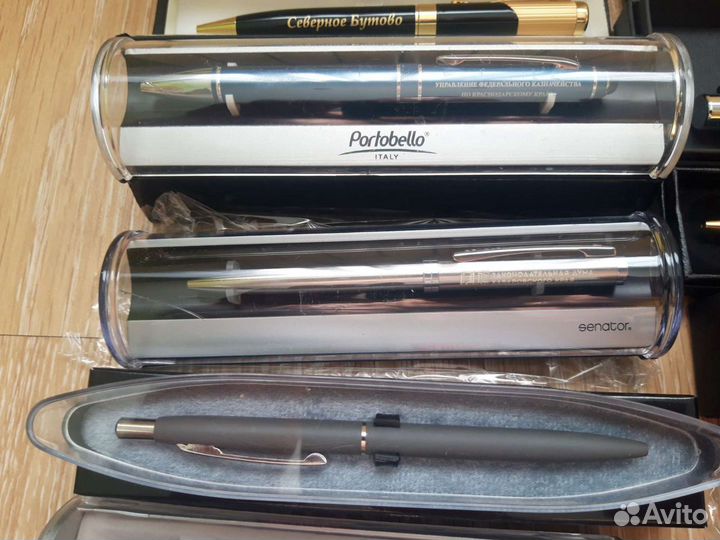 Ручки в футлярах