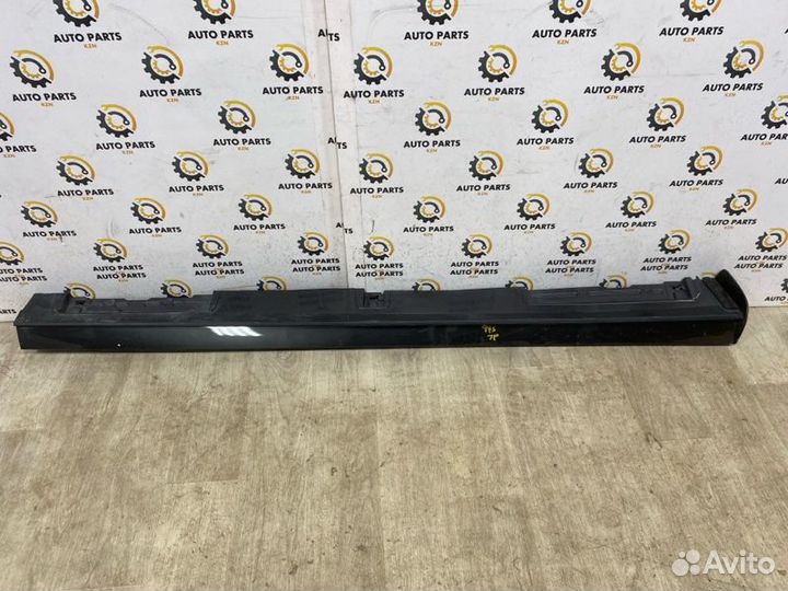 Молдинг порога правый Mazda 3 BP PY