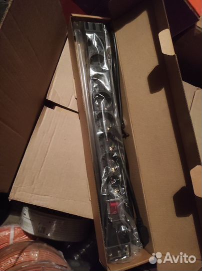 Блок розеток 1u 8 гнезд (40шт)