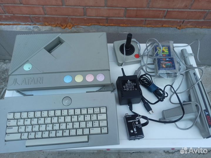 Игровая приставка atari