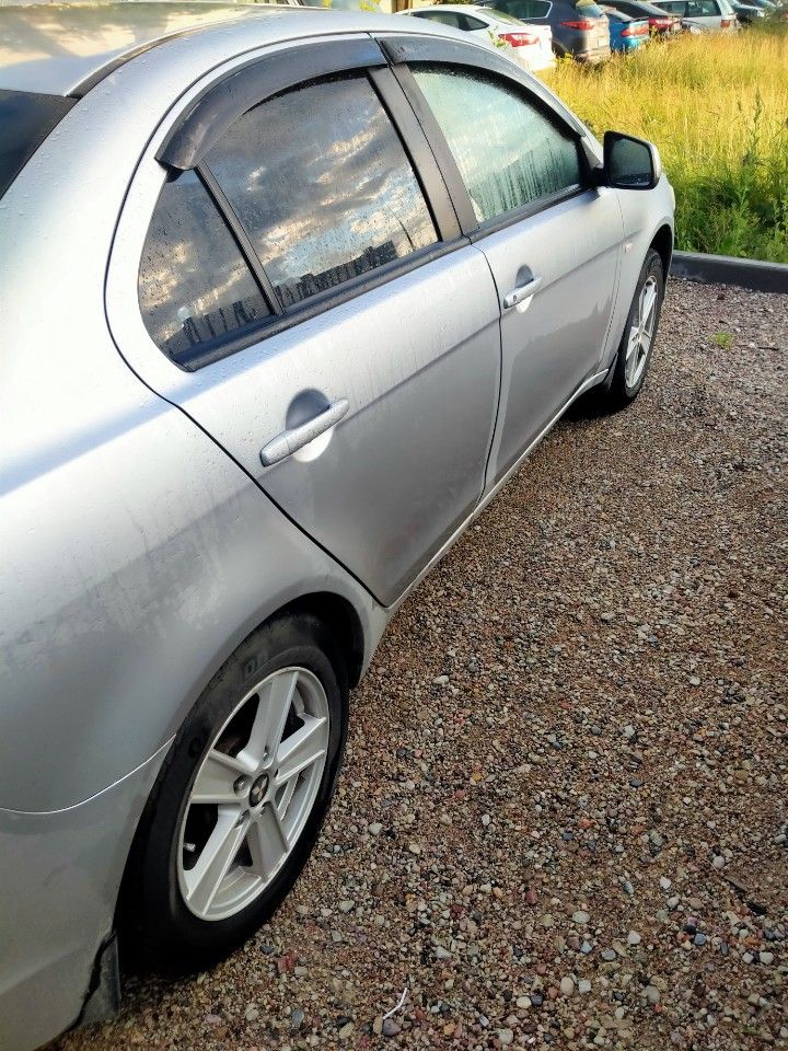 Mitsubishi Lancer: фото владельца