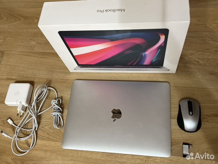 MacBook Pro 13 2020 + Apple Watch S7