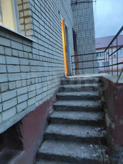 2-к. квартира, 40 м², 1/9 эт.