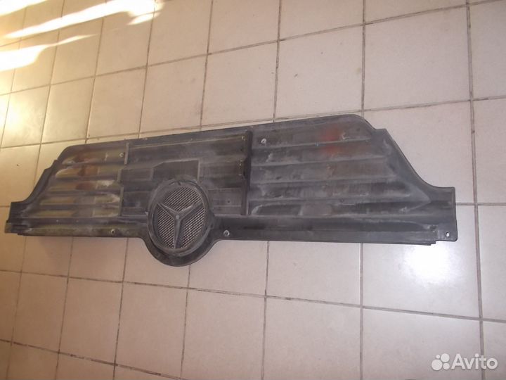 Решётка капота atego axor A9408880123