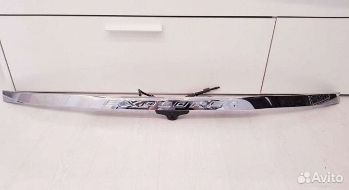 Молдинг двери багажника Ford Explorer 5