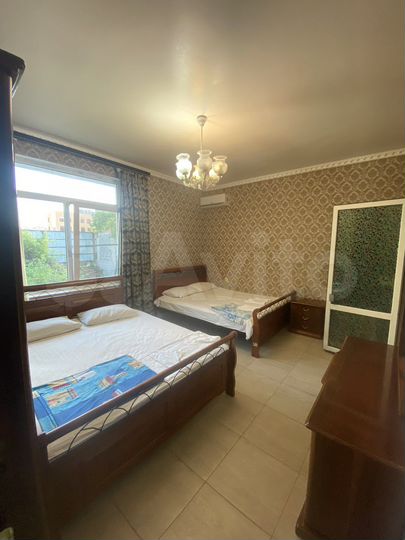 2-к. квартира, 74 м², 1/3 эт.