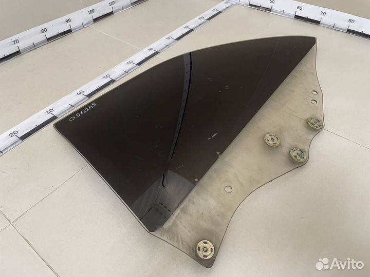 Стекло двери задней левой Toyota Mark II X90 1992