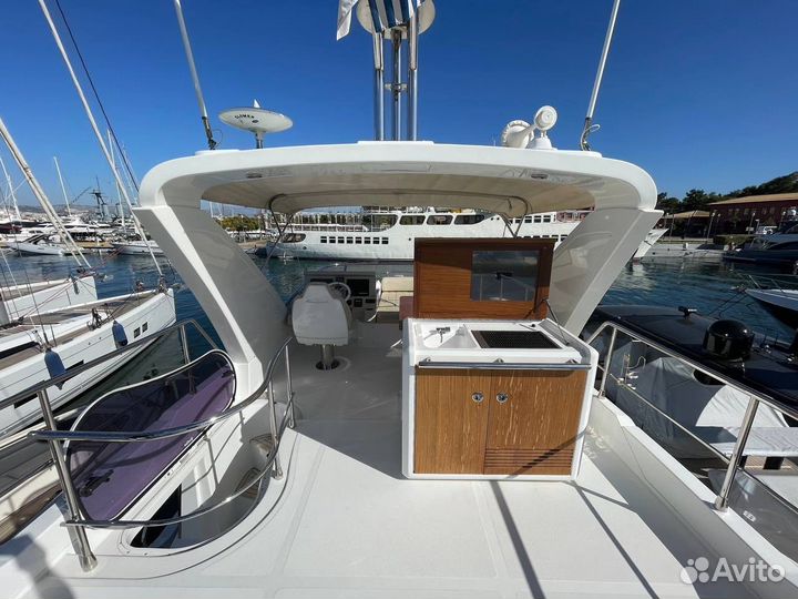 Моторная яхта Azimut 50, 2016