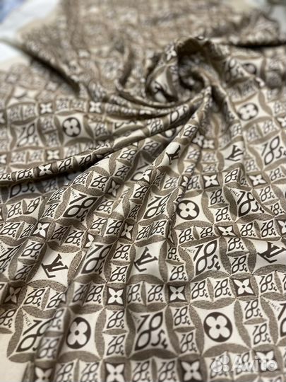 Шелковый платок шаль Louis Vuitton бежевый