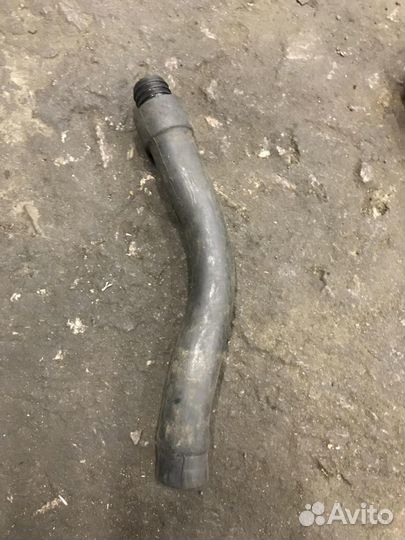 Патрубок Volkswagen Passat (B3) 1988-1993