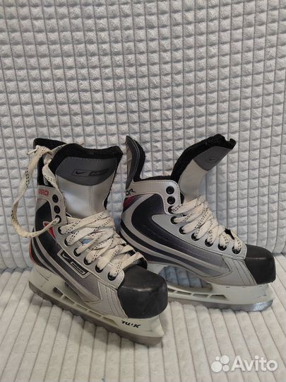 Коньки хоккейные