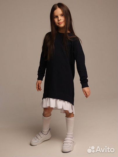 Школьное платье-туника с белым воланом