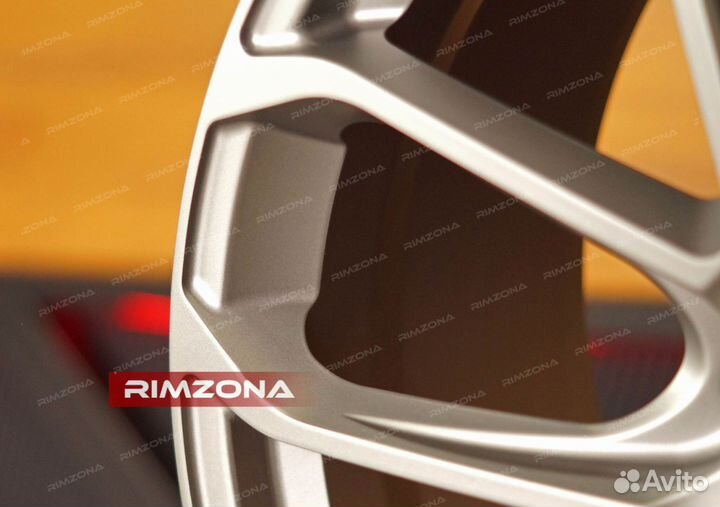 Кованые диски R21 на Porsche Panamera