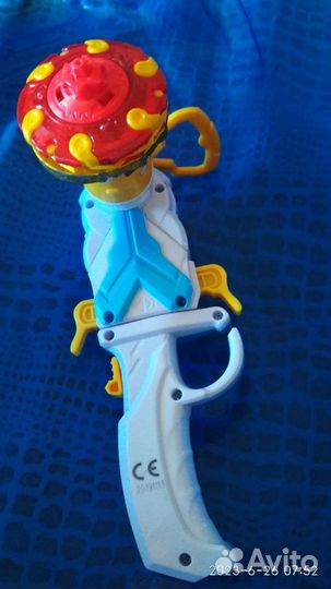 Арена для бэблэйдов с магнитной запуском