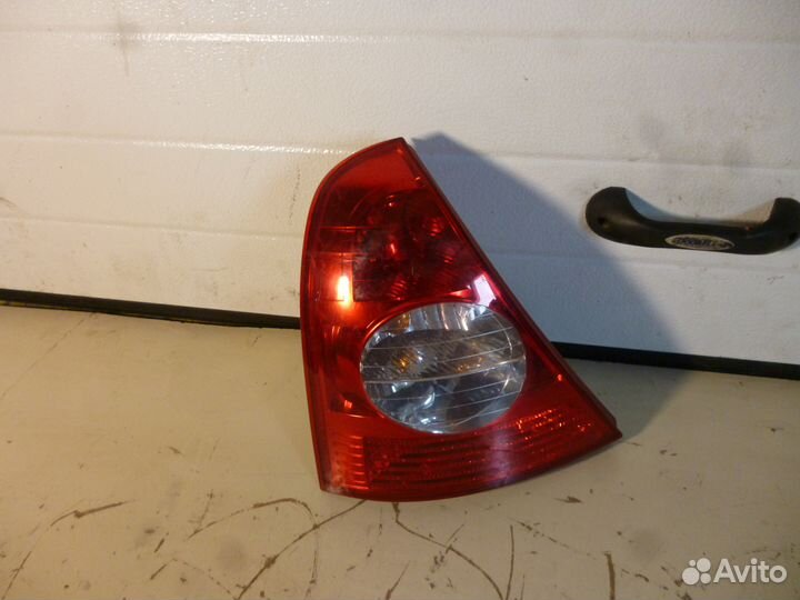 Фонарь задний левый Рено Клио Renault Clio хэтчбе