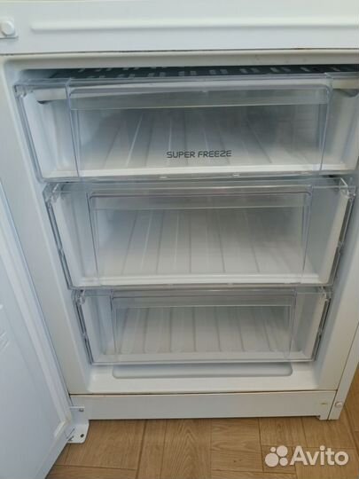 Холодильник Hotpoint Ariston бу