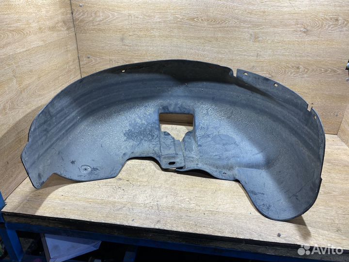 Подкрылок задний левый Volkswagen Touran 1704158