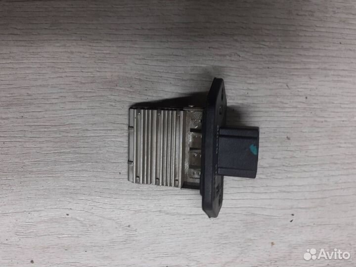 Резистор отопителя Nissan Almera Classic B10