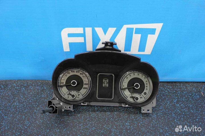 Панель приборов Mitsubishi Pajero (Митсубиси Падже