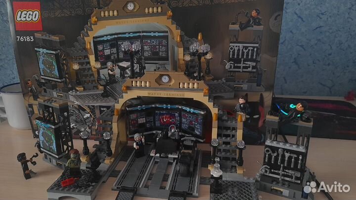Lego DC Super Heroes 76183 Бэтпещера