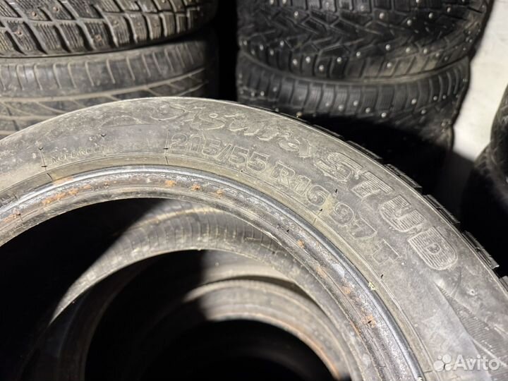 Tigar Sigura Stud 215/55 R16