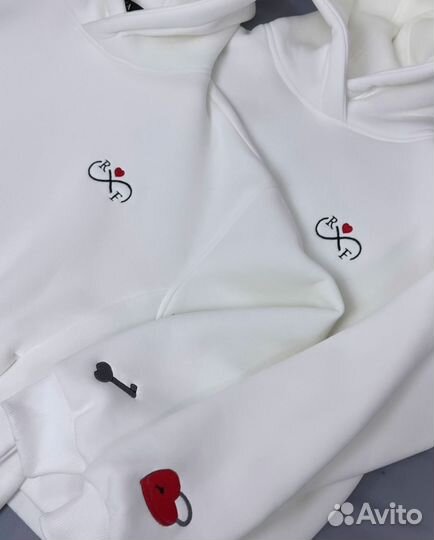 Парные толстовски с вышивкой