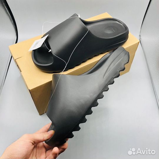 Тапки adidas yeezy slide