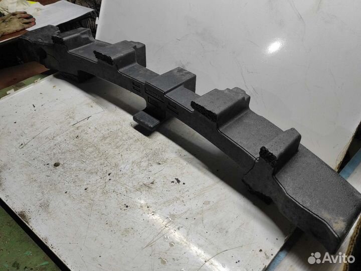 Абсорбер переднего бампера Nissan Almera G15