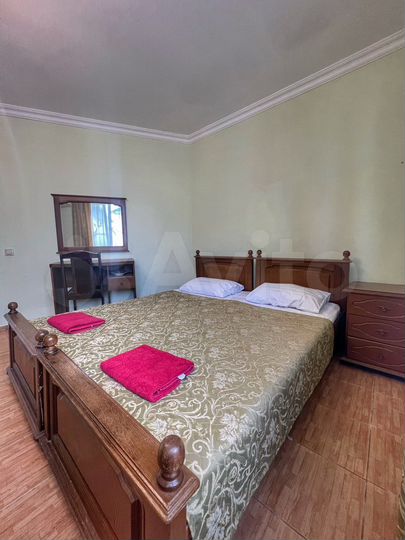 Комната 25 м², 1/4 эт.