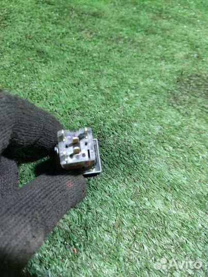 Кнопка обогрева заднего стекла LADA Granta