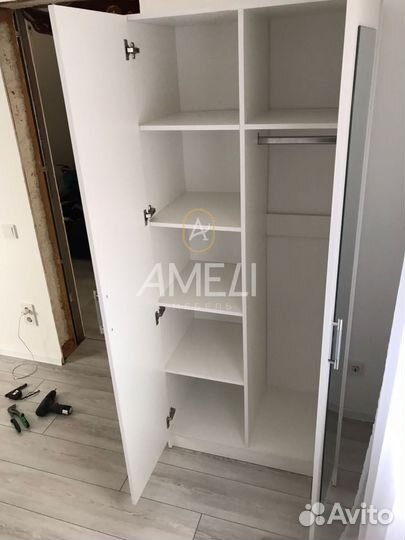 Шкаф с зеркалом в прихожую
