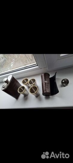 Фляжка с рюмками