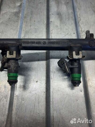 Топливная рампа Renault Megane 2 2.0 2007