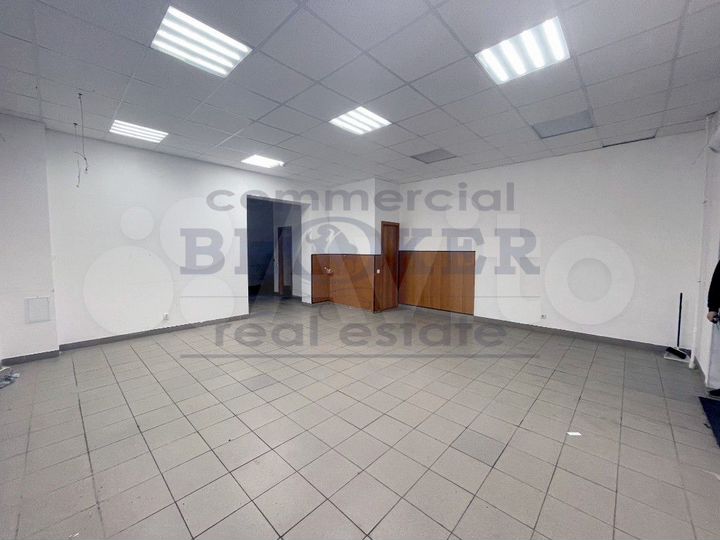 Аренда - Торгового Помещения - 64 м²